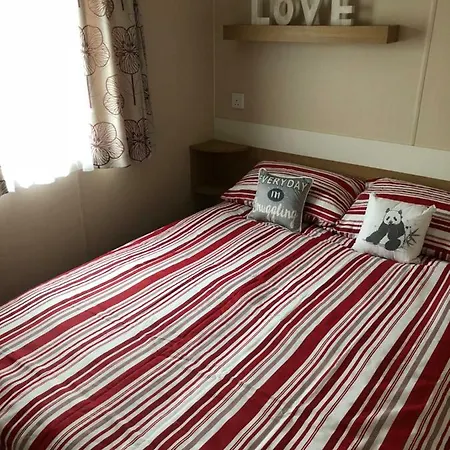 Holiday home Beechgrove Flamingoland *